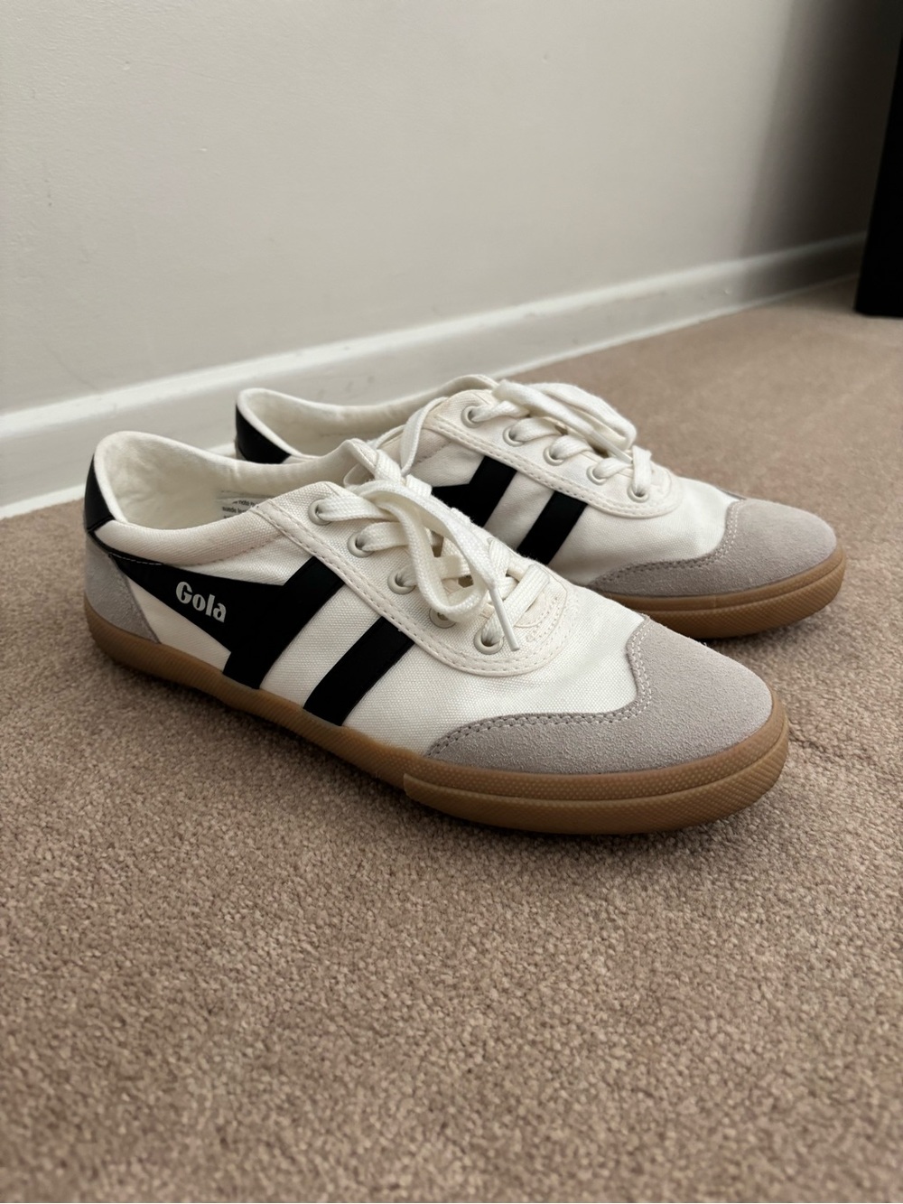 Gola Badminton White Black Gum Sole Sneakers Women’s 8.5